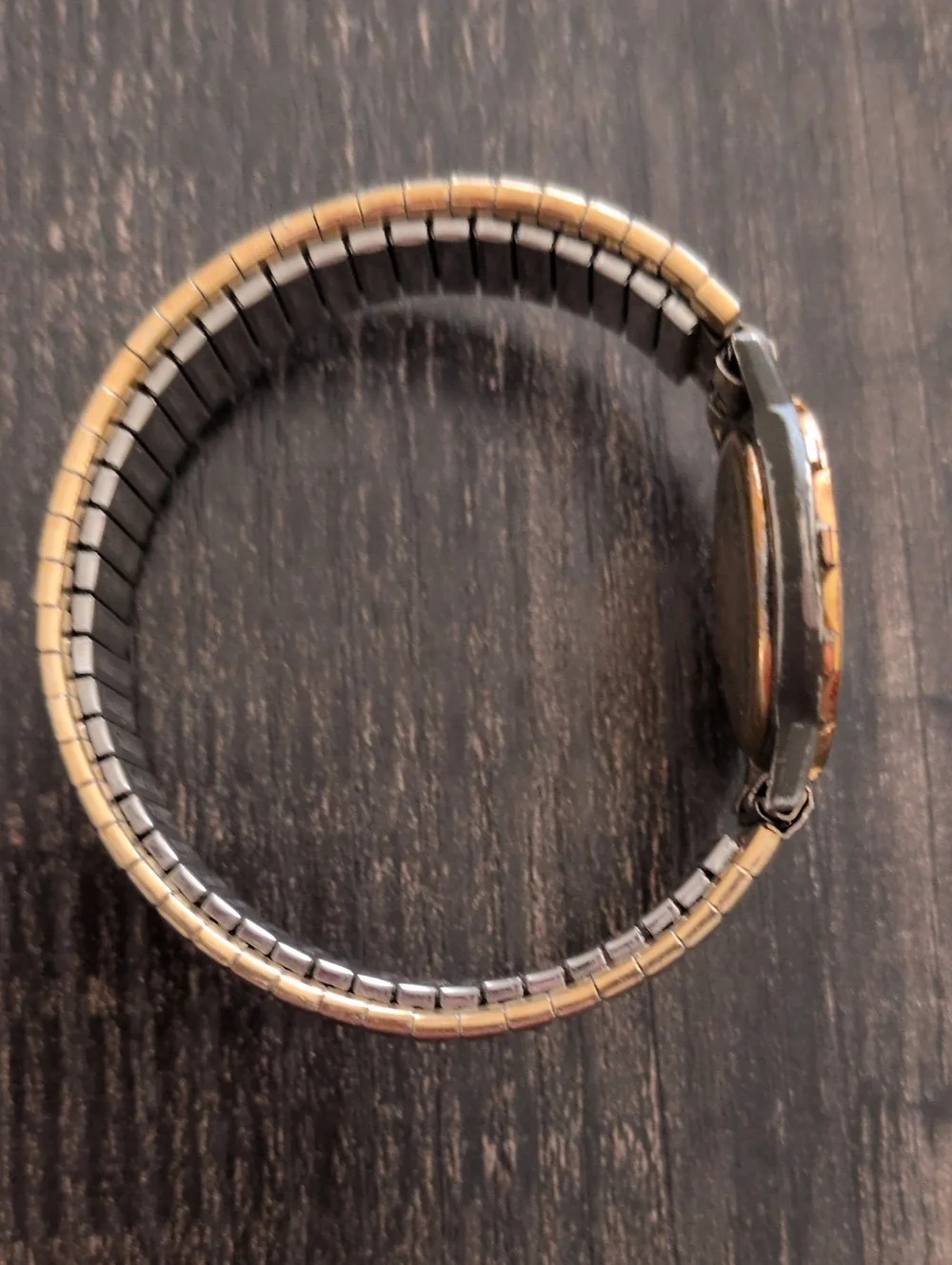 Vintage Gucci Swiss Quartz Watch - Picture 3 of 9